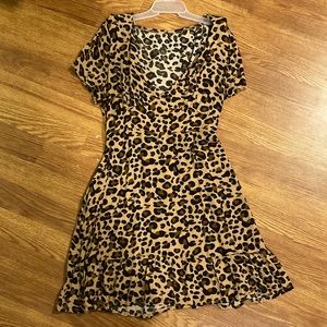 Super cute cheetah print dress!